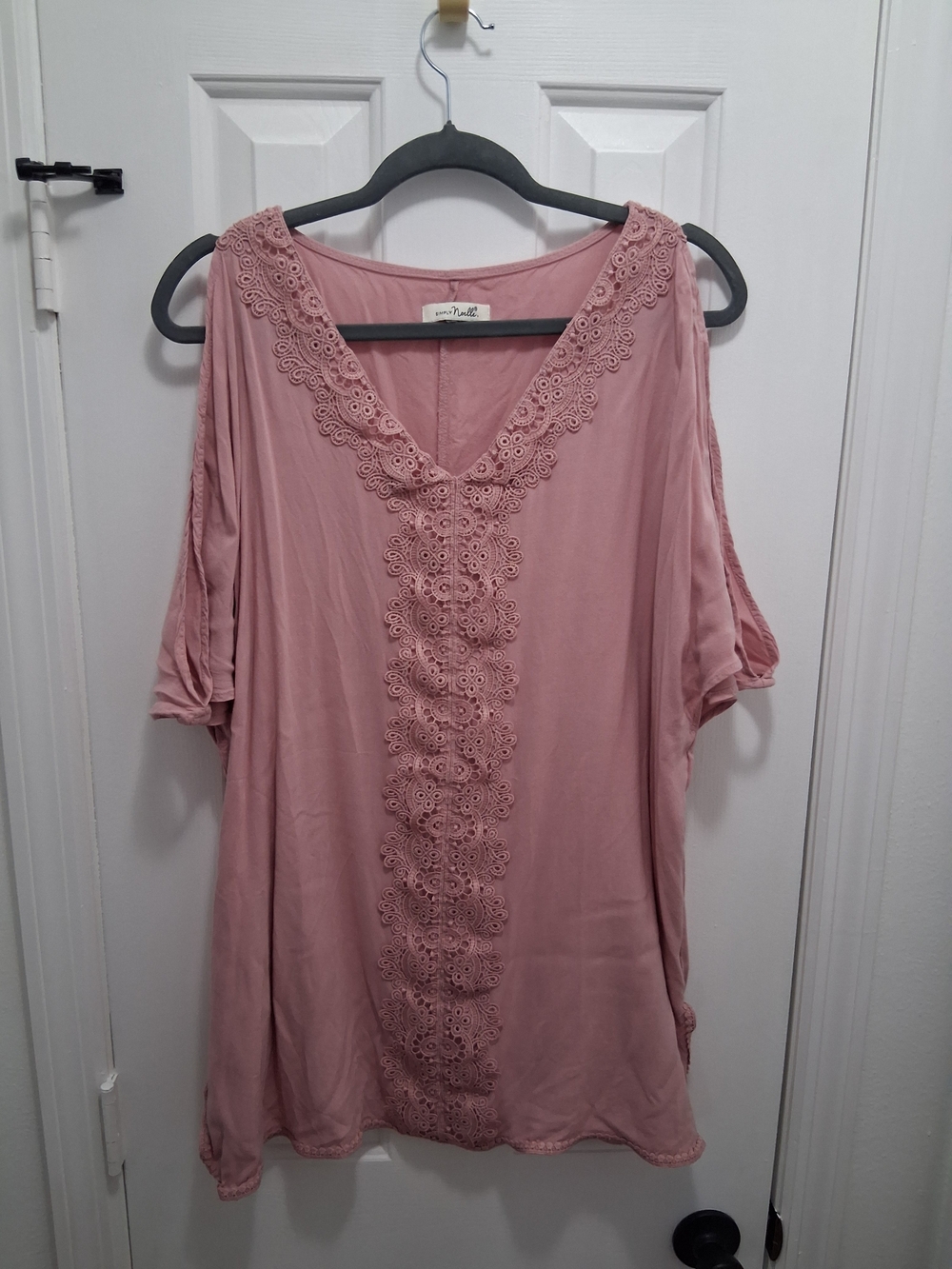 Noelle Dusty Rose Lace-Trim Cold Shoulder Tunic